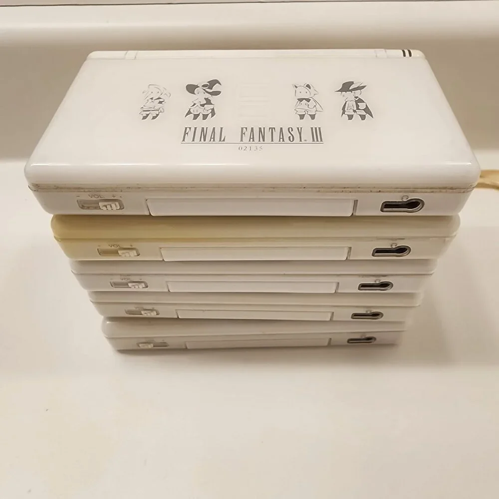 Authentic Nintendo DS Lite Console With Charger Final Fantasy III limited Editio
